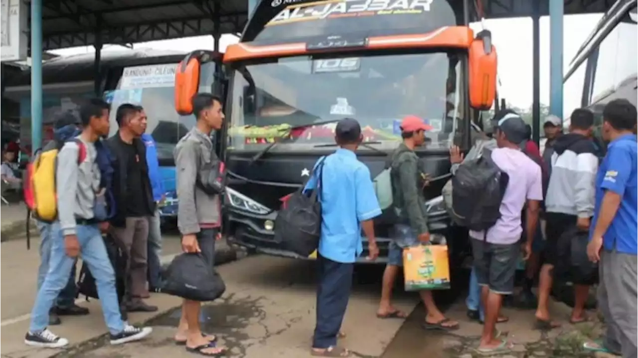 Idul Fitri Masih 2 Pekan, Terminal Cileungsi Bogor Sudah Diserbu Pemudik