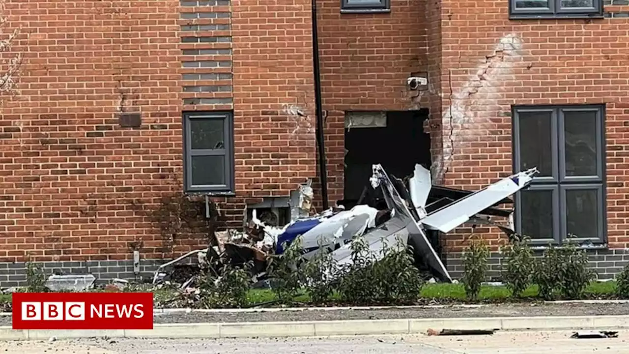 Plane crashes into block of flats near Bicester