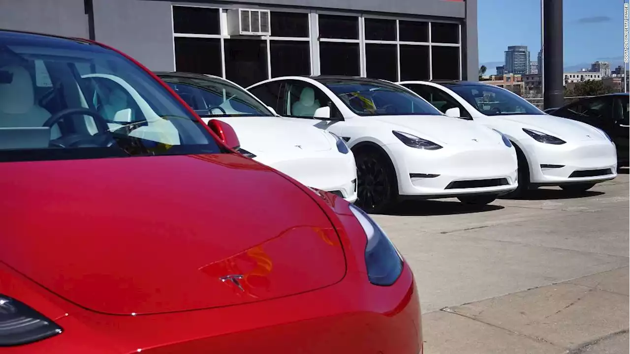 Tesla bucks trend again to report increased car sales