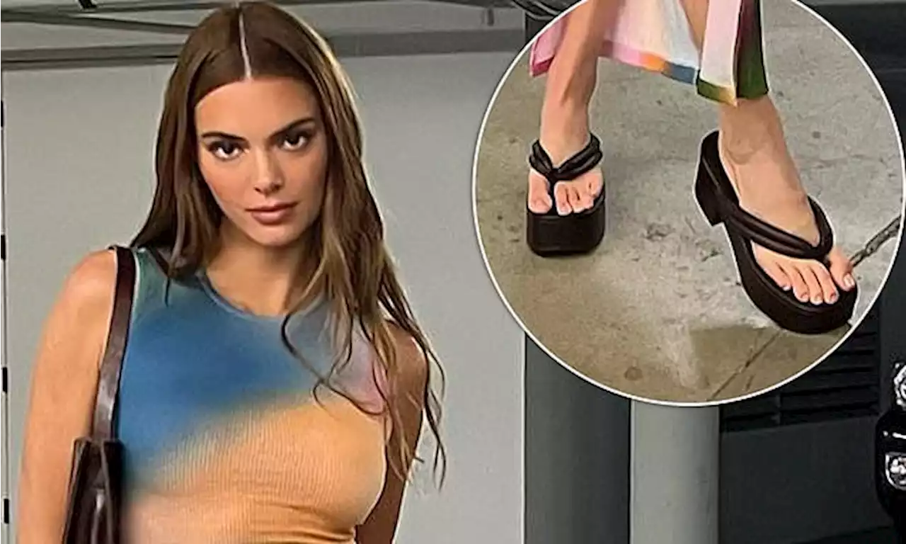 Kendall Jenner is mocked over her 'big toes' by her sisters