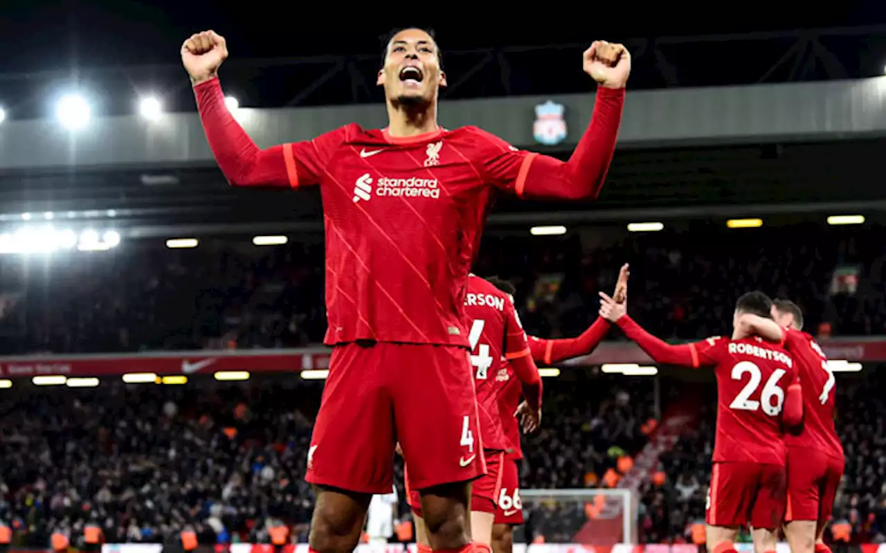 Liverpool go top thanks to perfect 10-game Premier League run