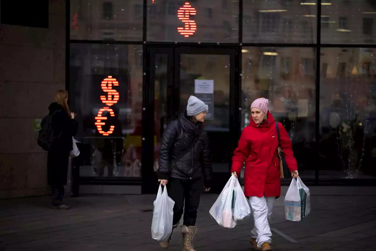 Russia headed for recession, closed economy despite ruble rebound, U.S. says