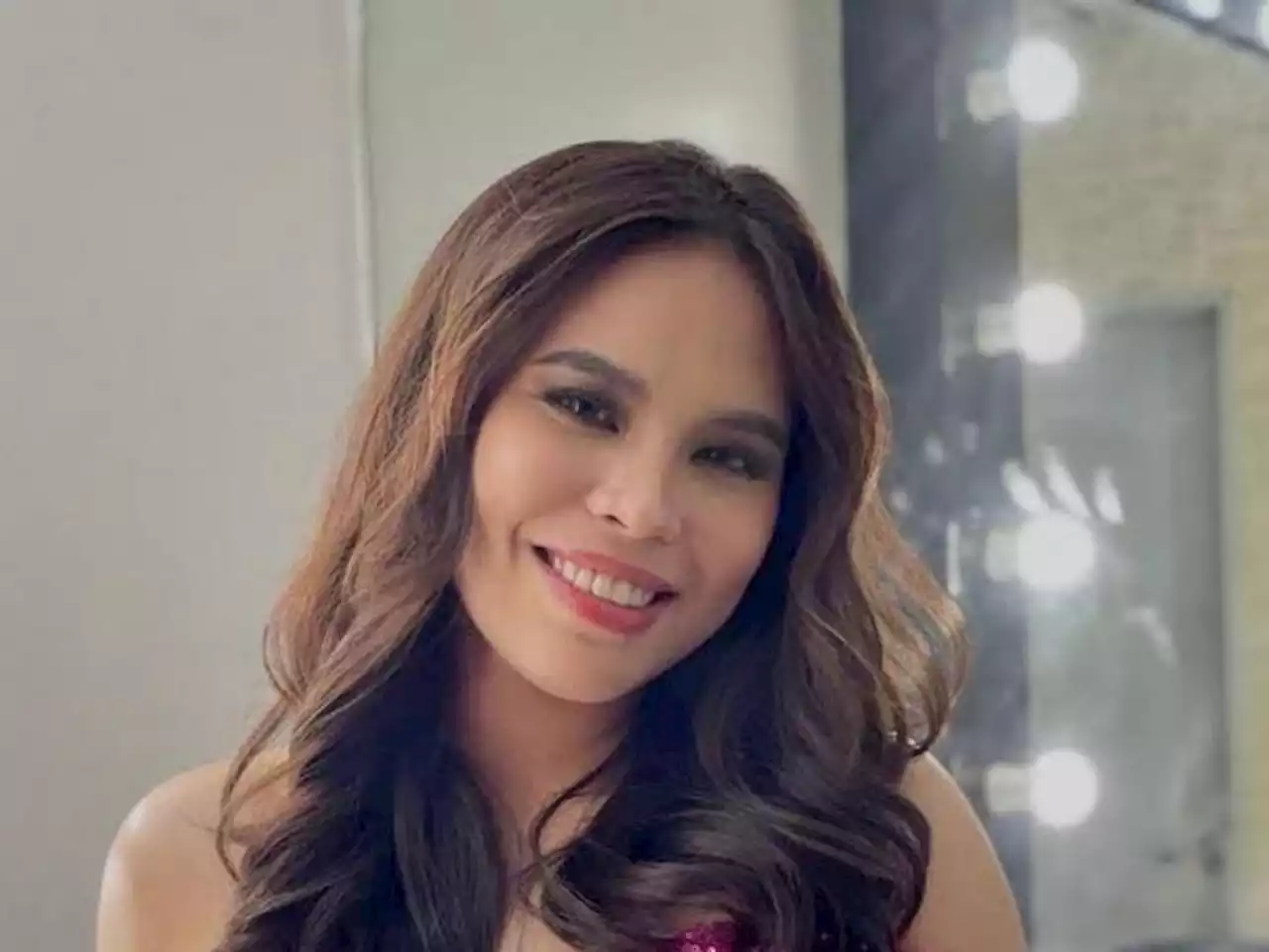 Hannah Precillas releases heartbreak anthem with 'Sadly Falling' | GMANetwork.com - Music - Articles