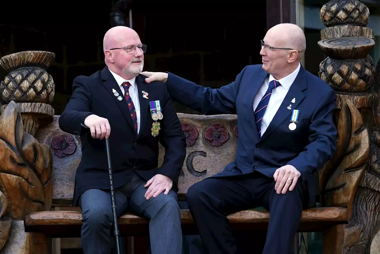 Two veterans who fought in Falklands meet 40 years on from war