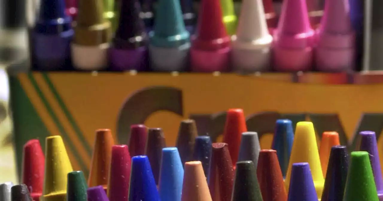 Get a FREE custom 32-pack of crayons at Crayola Experience Chandler