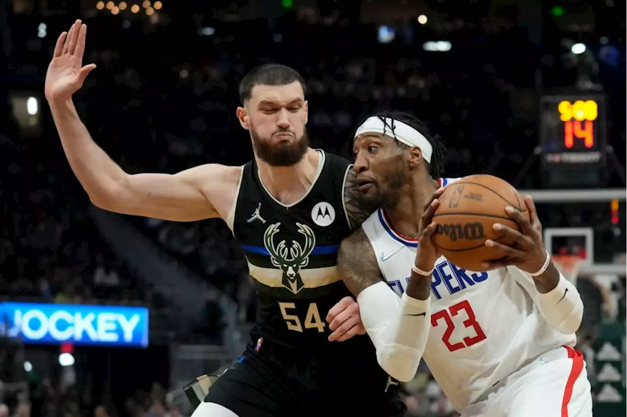 Robert Covington, Clippers rout Bucks as both teams rest top players