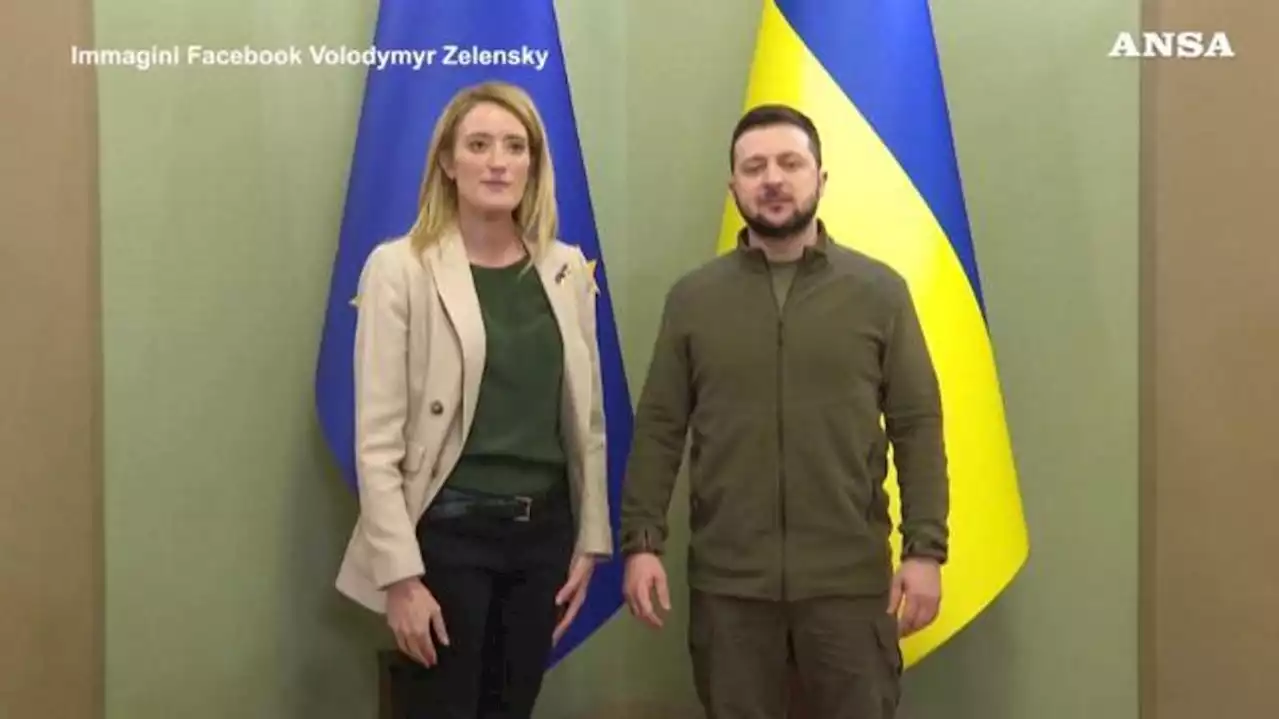 Zelensky incontra Metsola a Kiev: 'È stato un gesto eroico venire qui'