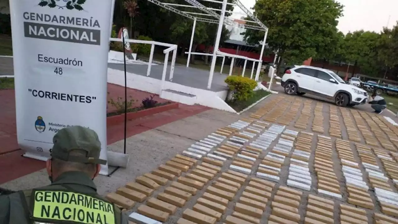 Encontraron más de $130 millones en marihuana abandonada en un auto en Corrientes