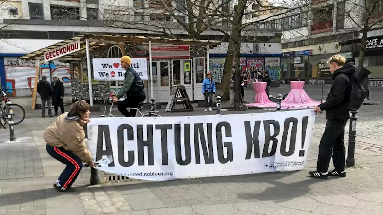 Protest gegen Polizeipräsenz und Wache am Kottbusser Tor