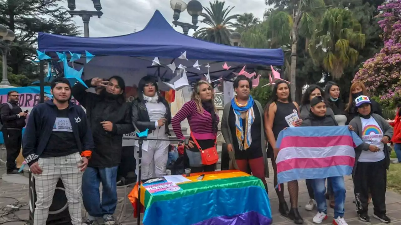 Jujuy: les activistas exigen que la provincia adhiera a la ley de cupo laboral travesti-trans | Realizaron una jornada de reflexión y actividades en la capital