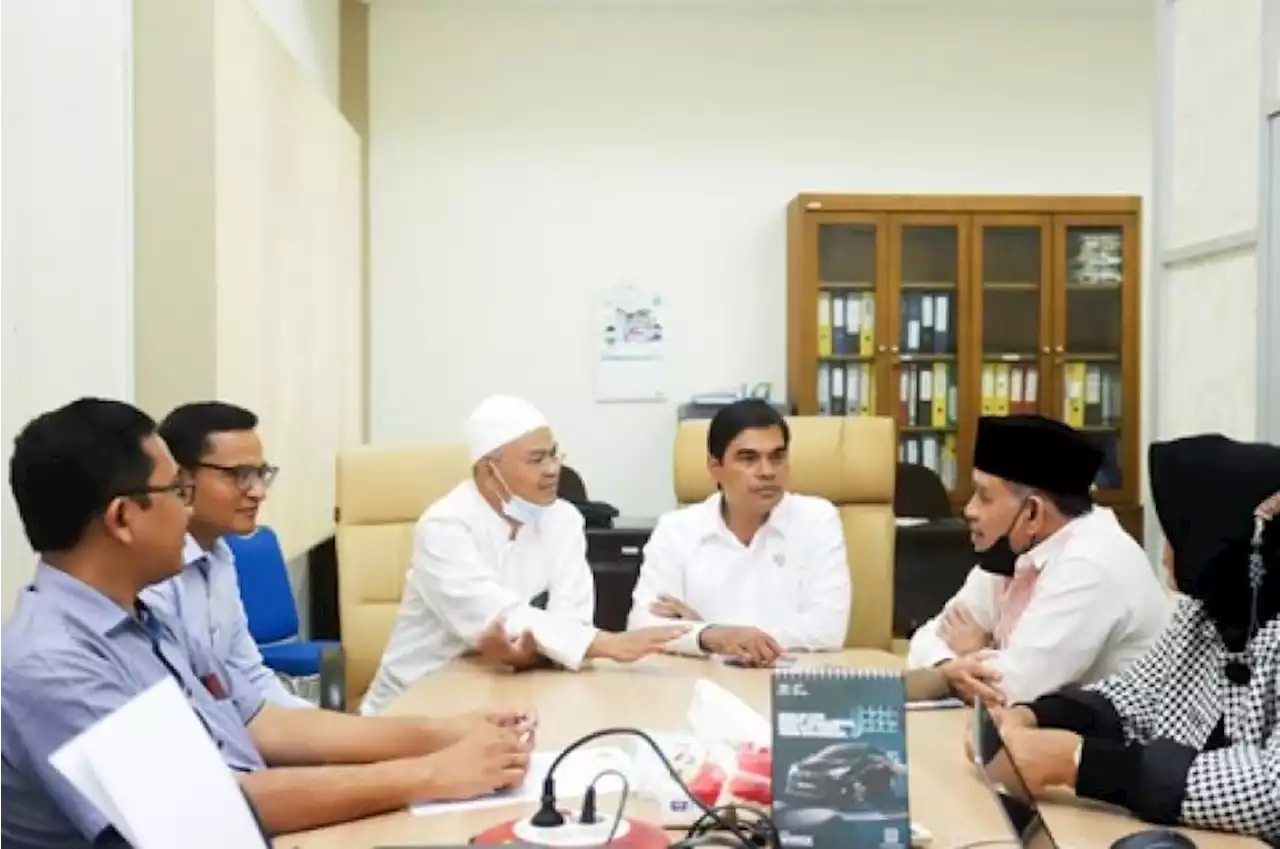 Prof  Mujiburrahman Mendaftar Calon Rektor UIN Ar-Raniry |Republika Online