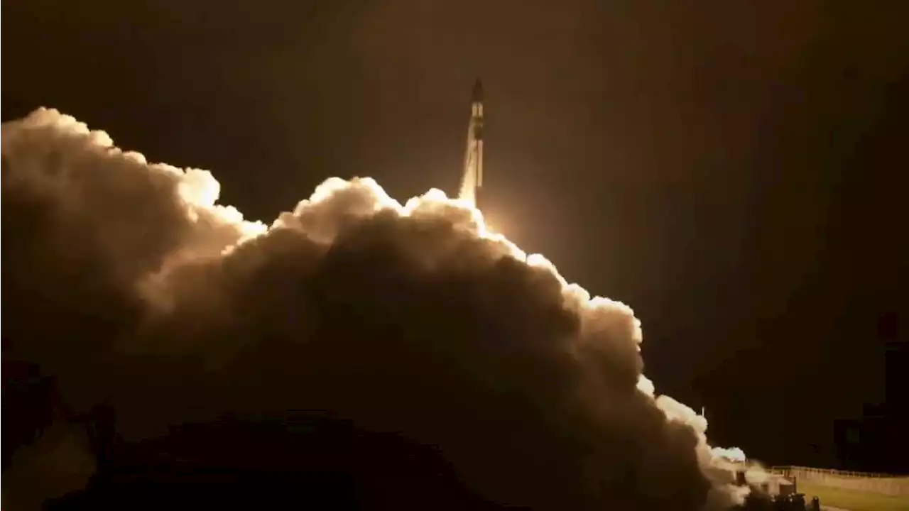 Rocket Lab launches 2 BlackSky Earth-observing satellites into orbit