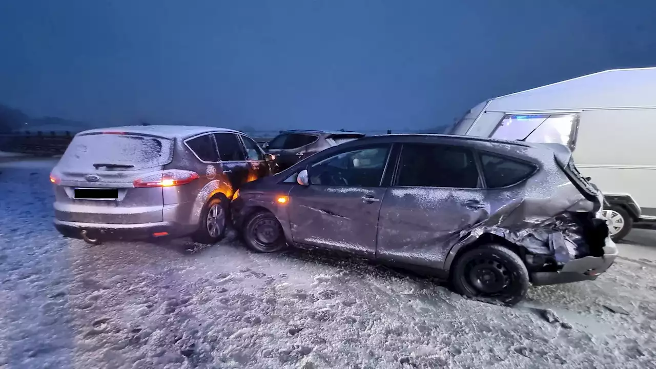 Schnee-Unfälle: Warnung vor glatten Straßen in NRW