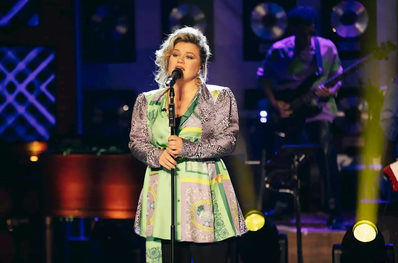 Kelly Clarkson Travels Back to the ’80s to Cover A Flock of Seagulls’ New Wave Classic: Watch