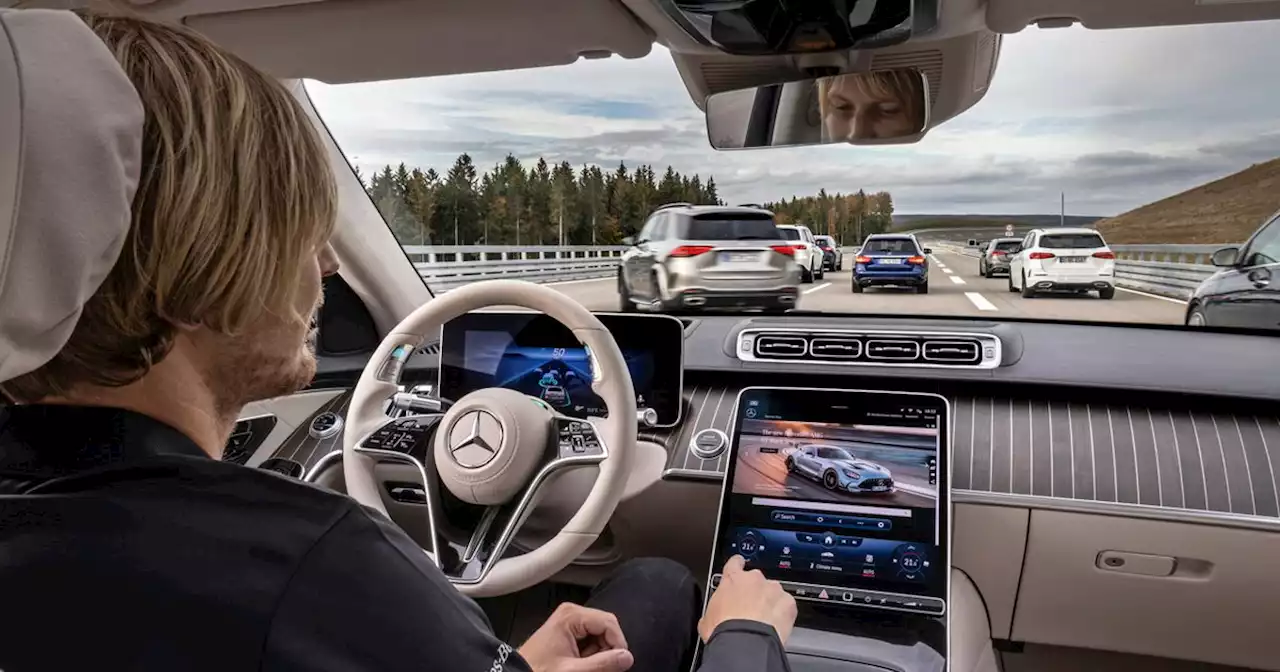 Highway Code change would see drivers watch TV at 37mph in self-driving cars