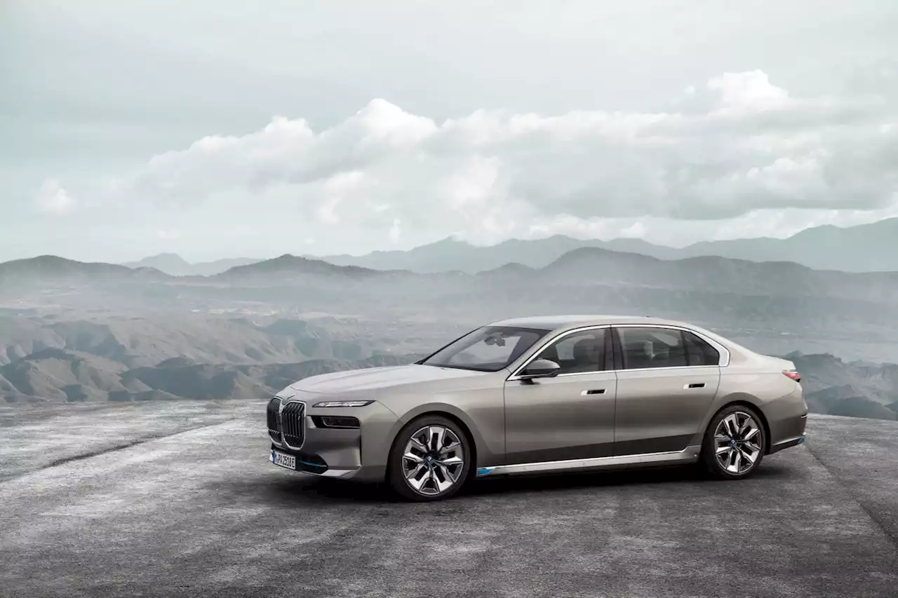 The all-electric BMW i7 is a home theater on wheels | Digital Trends