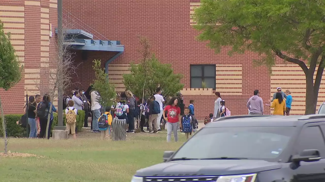 Dallas ISD considers changing start times for elementary, middle school students