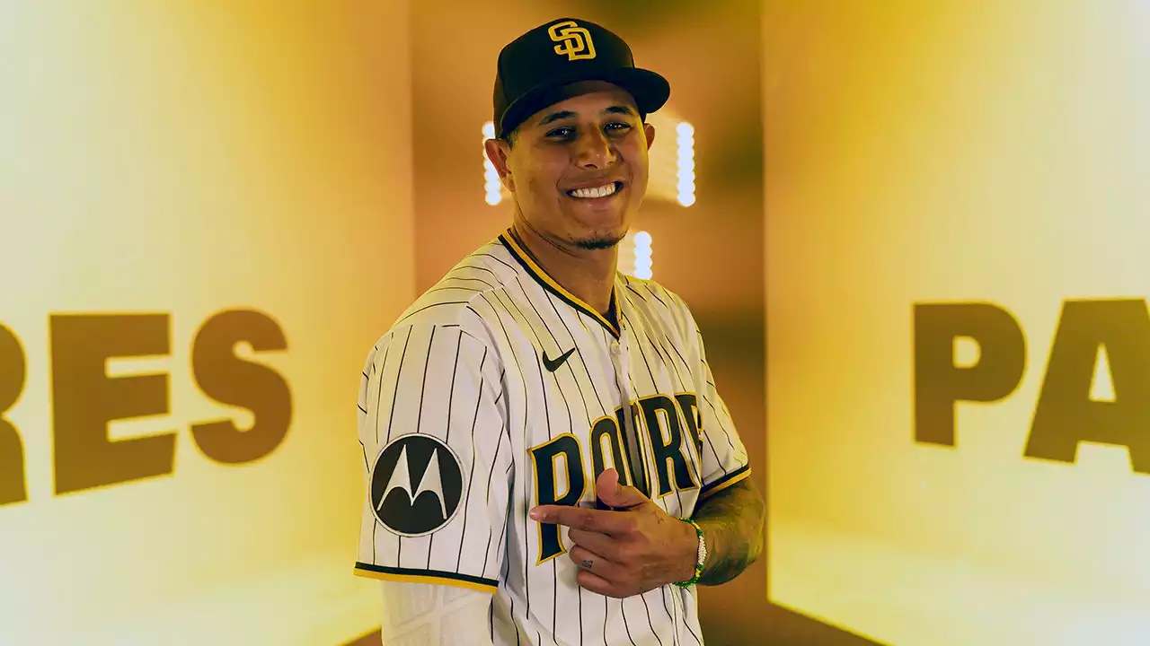 Padres make history with Motorola uniform ad deal