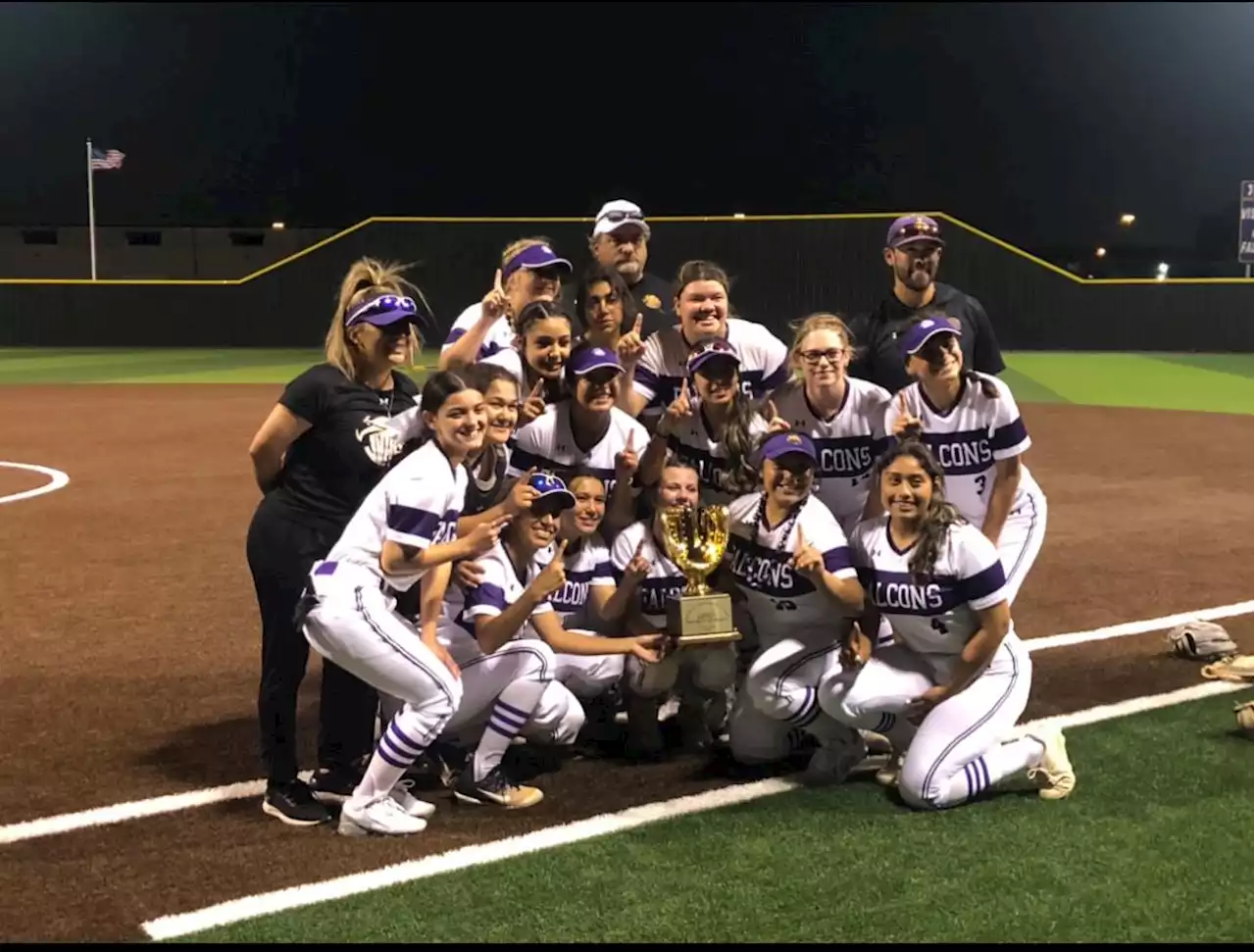 Jersey Village softball wins first district title in 22 seasons