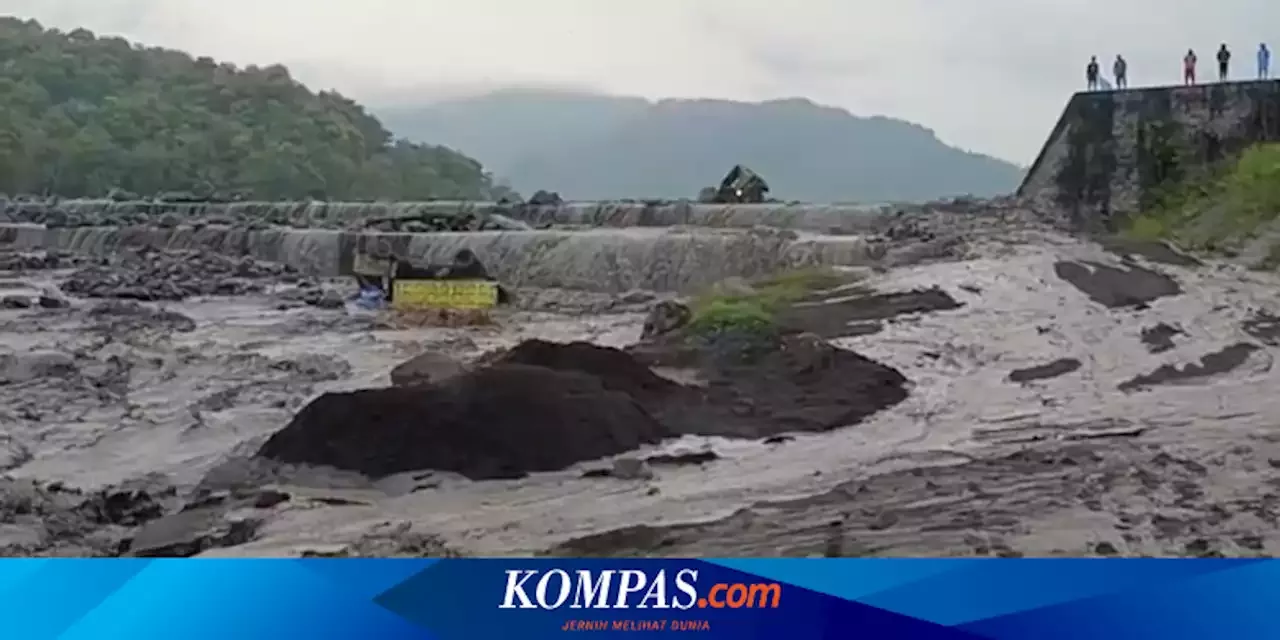 Banjir Lahar Dingin Gunung Semeru 2 Truk Penambang Pasir Terjebak Dan