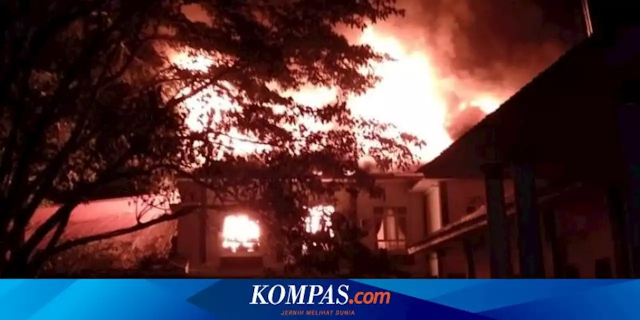 Kantor Bupati Halmahera Selatan Terbakar