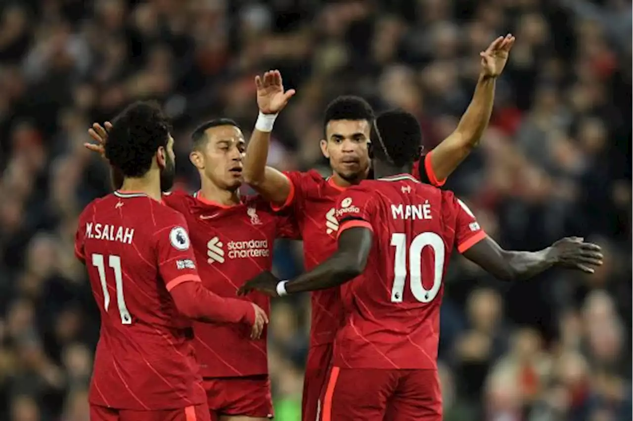 Hajar MU, Liverpool Naik ke Puncak Klasemen