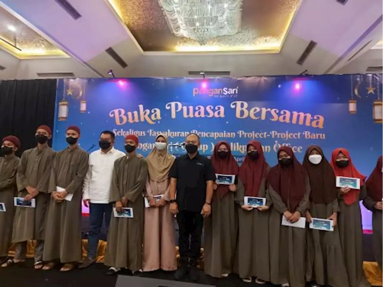 PT Pangansari Utama Region 2 office Balikpapan Bagikan Santuan Bagi Anak Yatim