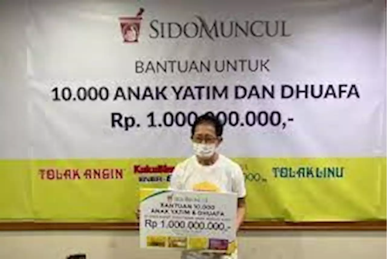 Sido Muncul Bantu Duafa dan Ajari Santri Berbisnis