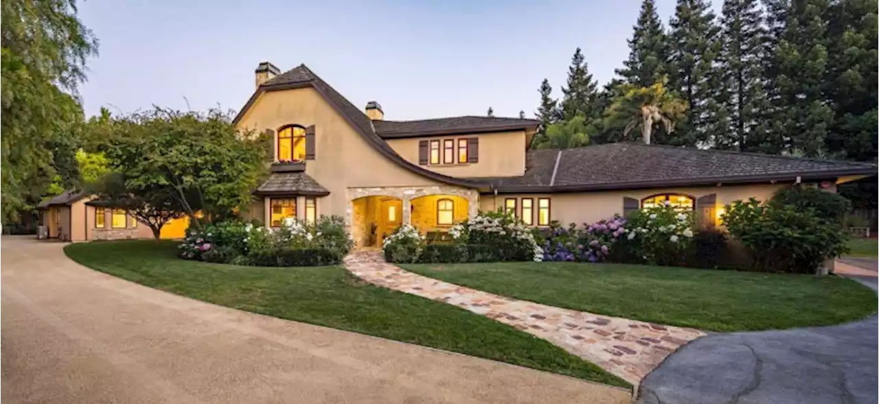 Photos: Ex-49ers coach Jim Harbaugh sells Atherton mansion for more than $1 million under asking