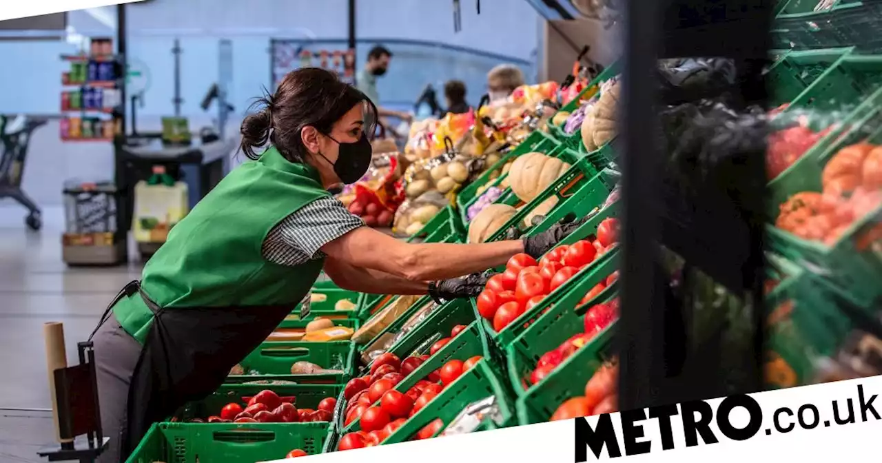 Spain scraps indoor mask-wearing rules but keeps them for public transport