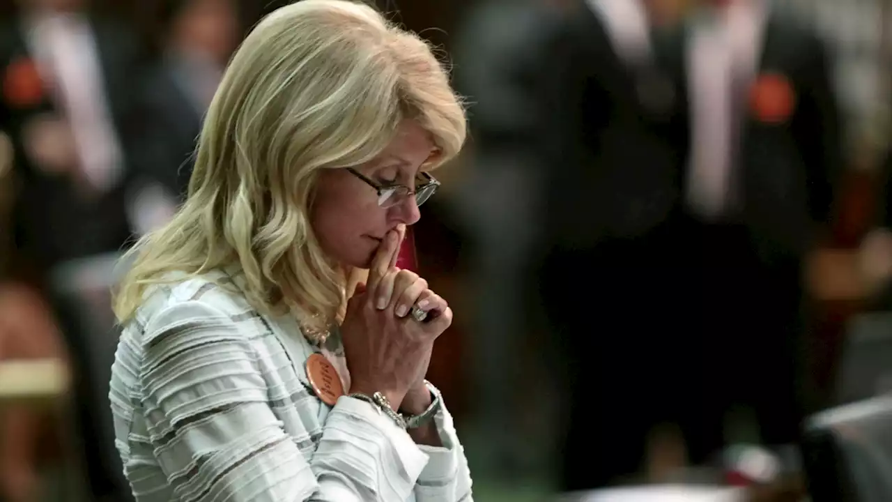 Wendy Davis Files Federal Suit Challenging Texas Abortion Law as Unconstitutional