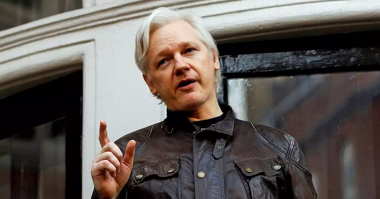 Judge sends Assange extradition decision to U.K. government