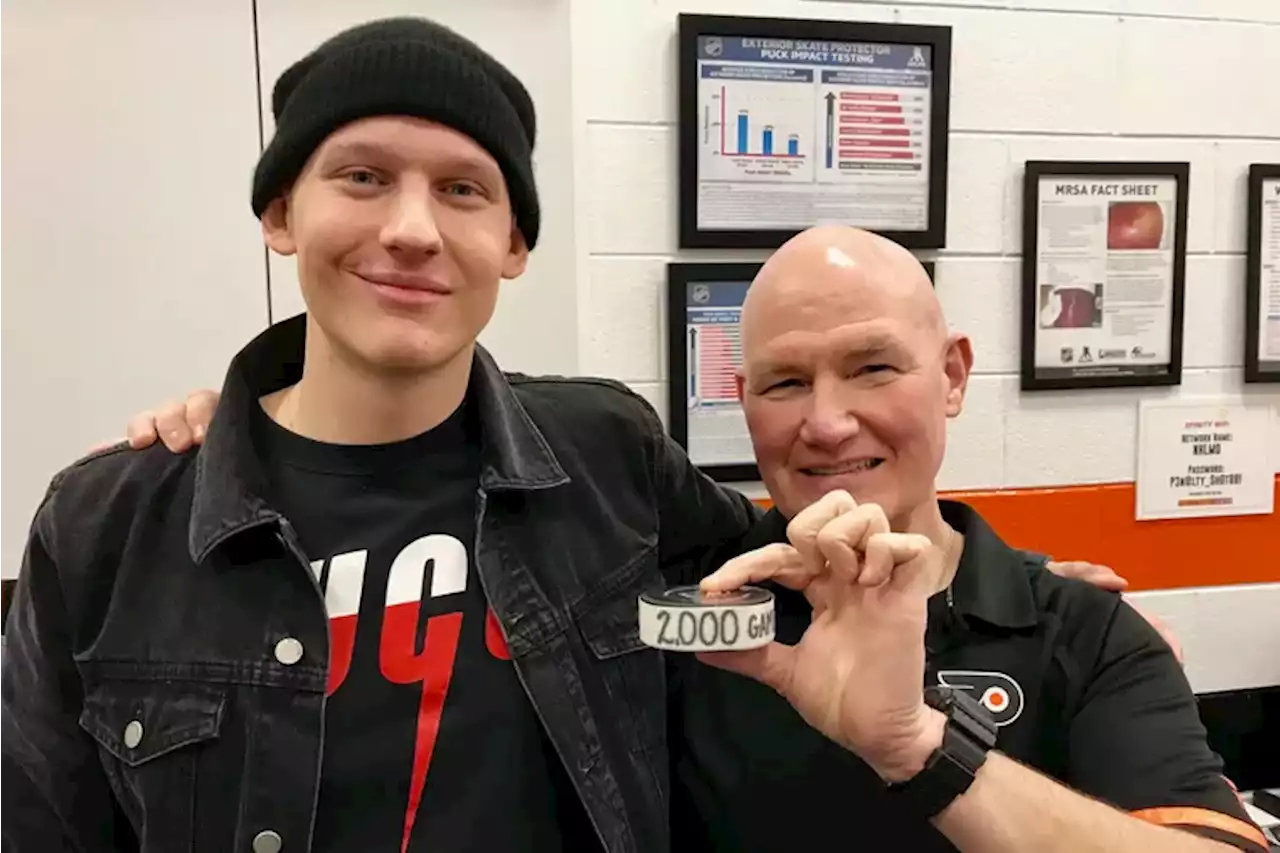 Oskar Lindblom trying to return the favor and help Flyers trainers stay positive through their health battles