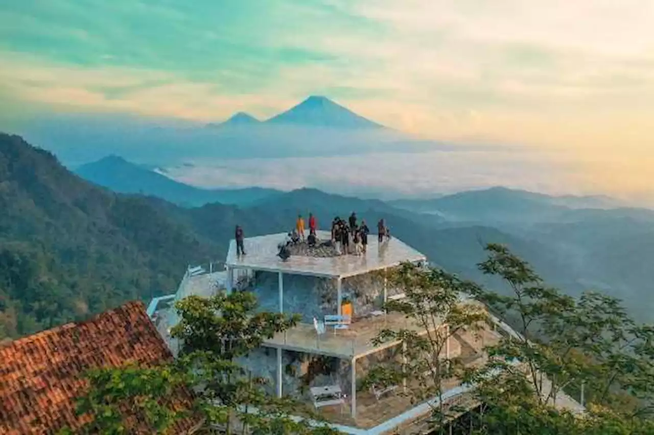 Bukit Menoreh, Sensasi Negeri di Atas Awan