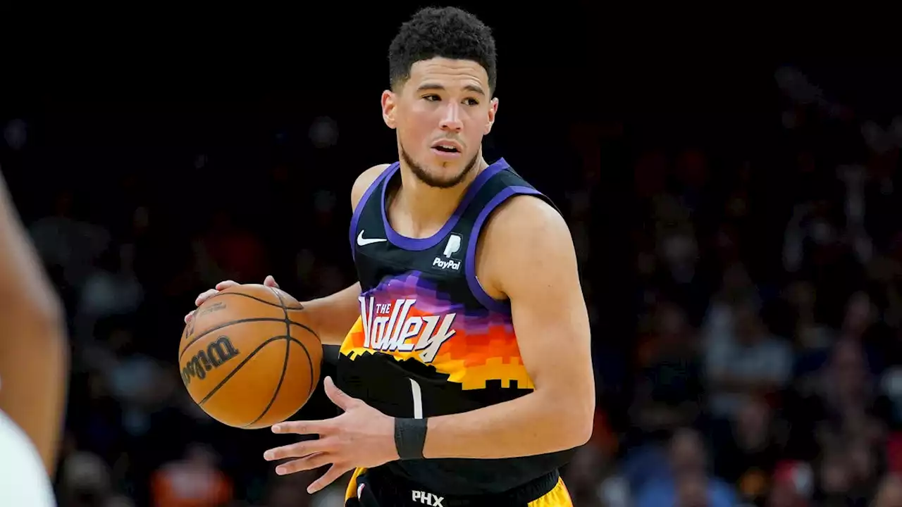 Suns' Devin Booker leaves Game 2 with hamstring injury as Pelicans win to even series