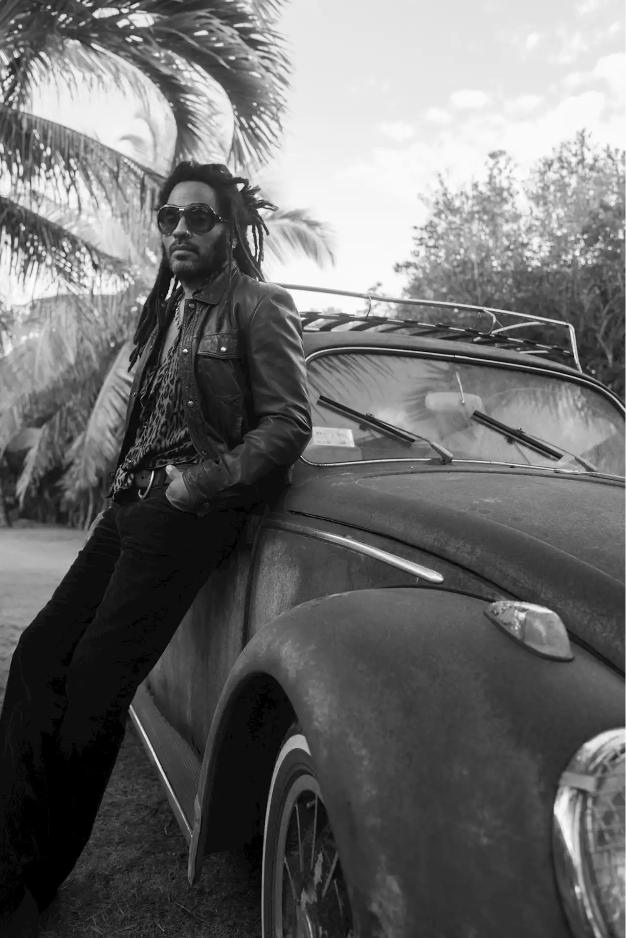 Lenny Kravitz Embarks on an Unexpected Venture: Oral Care