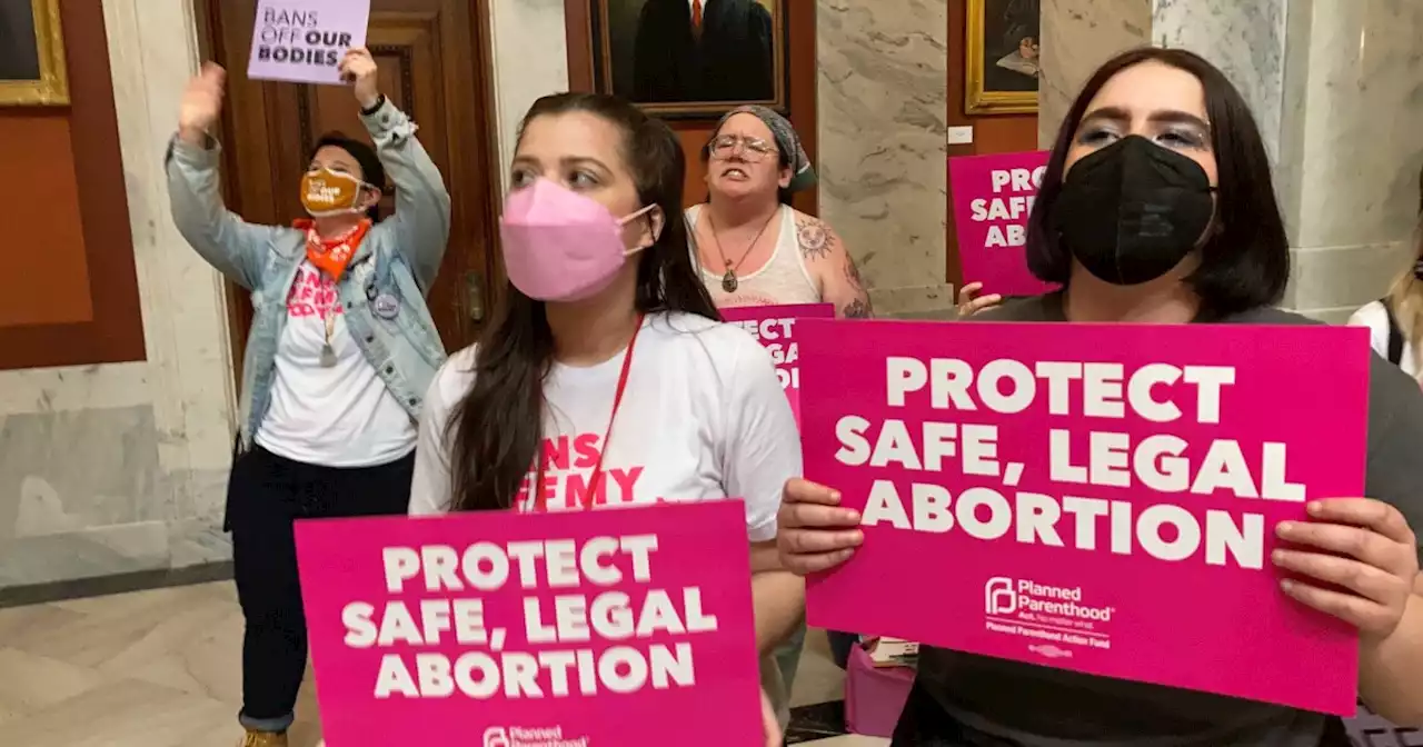 Federal judge puts temporary hold on Kentucky abortion law