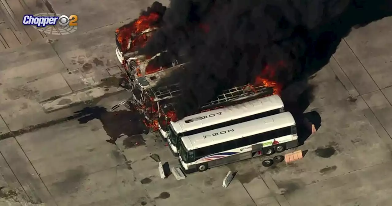 Multiple NJ TRANSIT buses burn in North Bergen