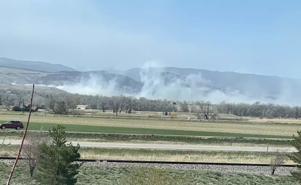 Boulder County orders evacuations as fire burns west of Longmont