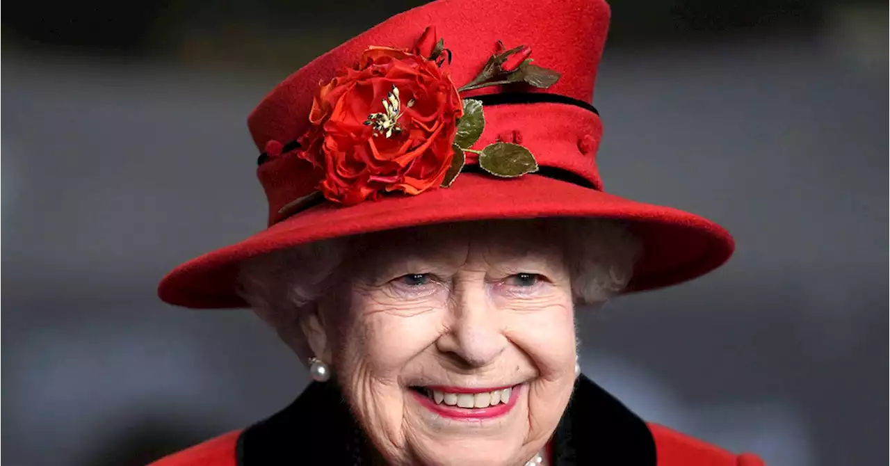 See Queen Elizabeth II Celebrate 96th Birthday in New Photo With Horses - E! Online