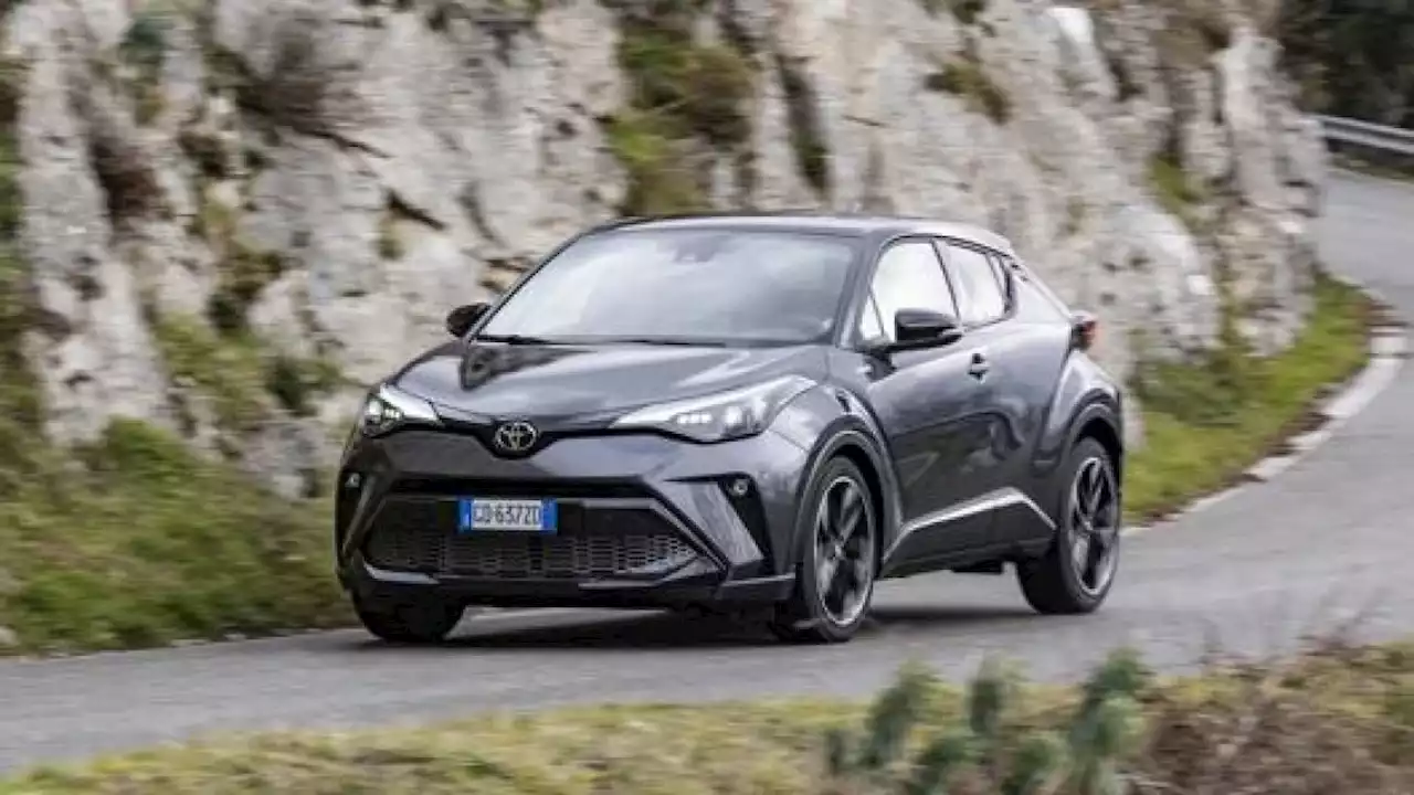 Toyota C-HR Hybrid: quando il noleggio è meglio del nuovo