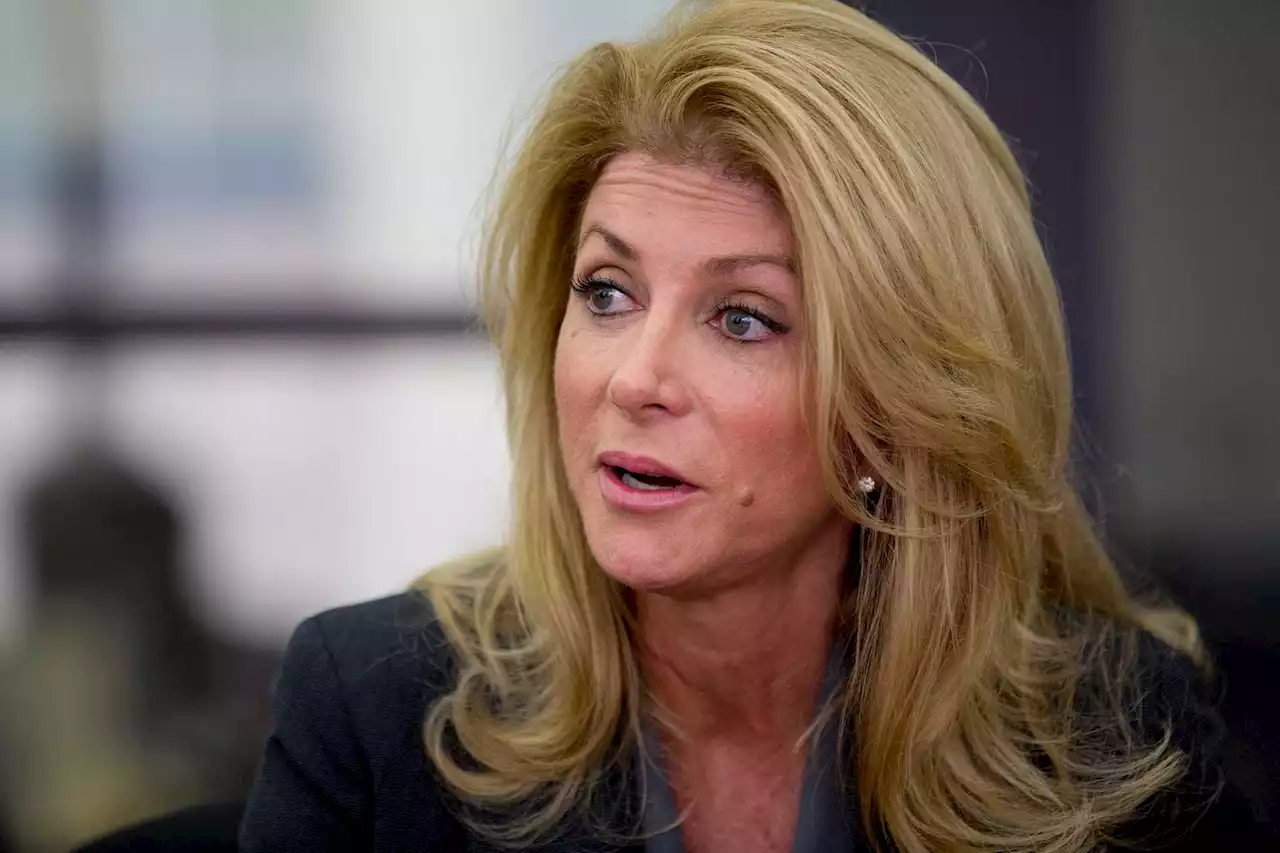 Former state Sen. Wendy Davis challenges Texas abortion law in court