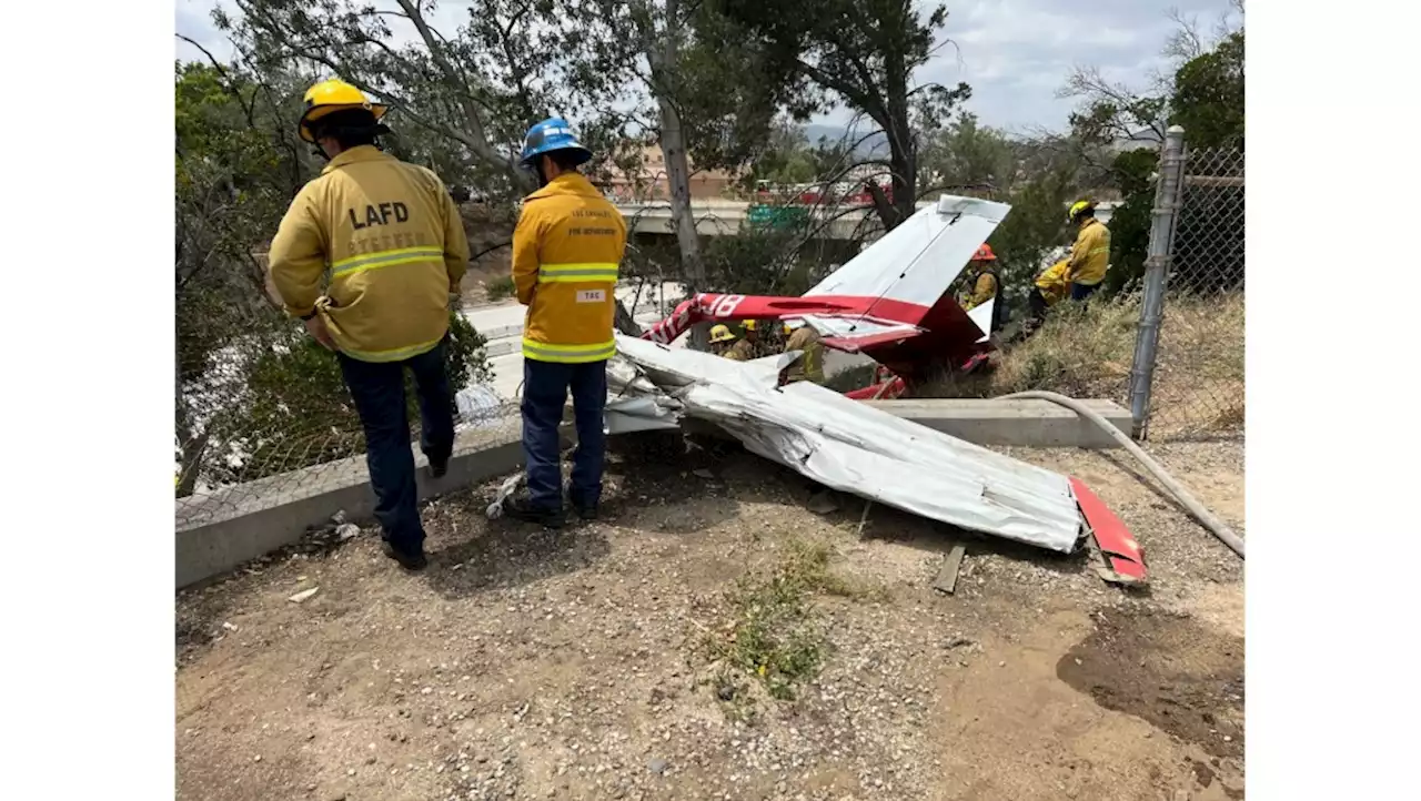 1 killed in Sylmar plane crash along 210 Freeway