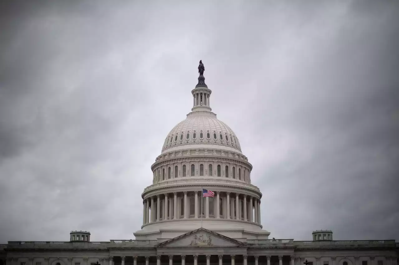 Que s'est-il passé au Capitole, évacué en urgence, cette nuit