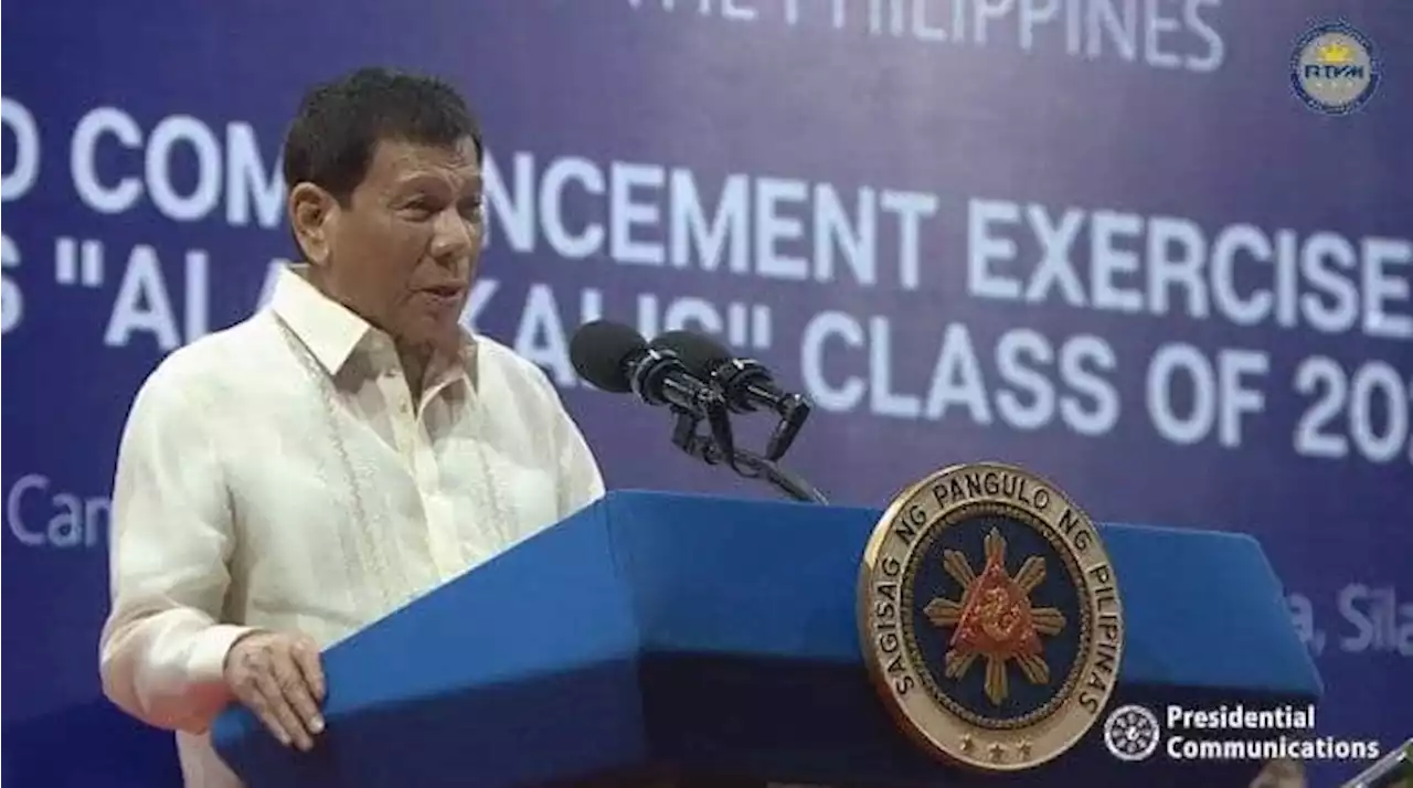 Duterte offers to help cops even after retirement but urges them to be true to their oath
