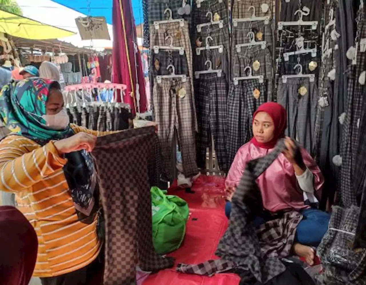 Pasar Sandang Tegalgubug Kembali Ramai Pembeli