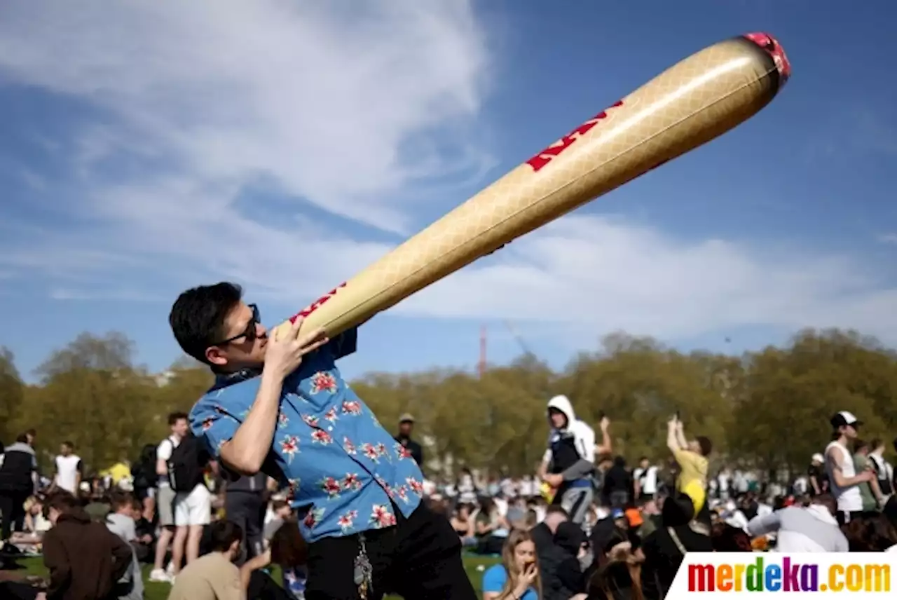 Foto : Saat Orang-Orang Bebas Mengisap di Hari Libur Ganja | merdeka.com