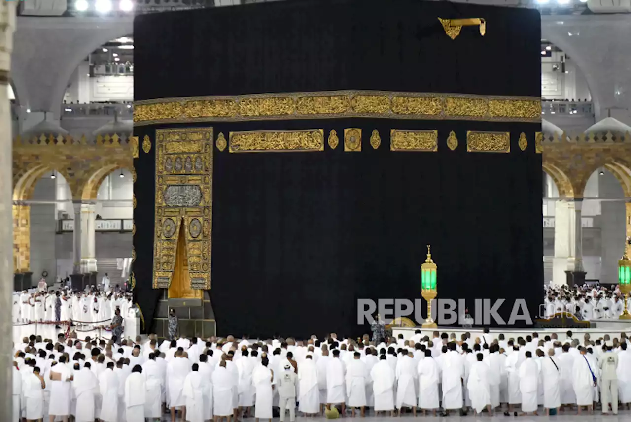 Anak-Anak Dibekali Gelang Pemandu Selama di Masjidil Haram Cegah Tersesat |Republika Online