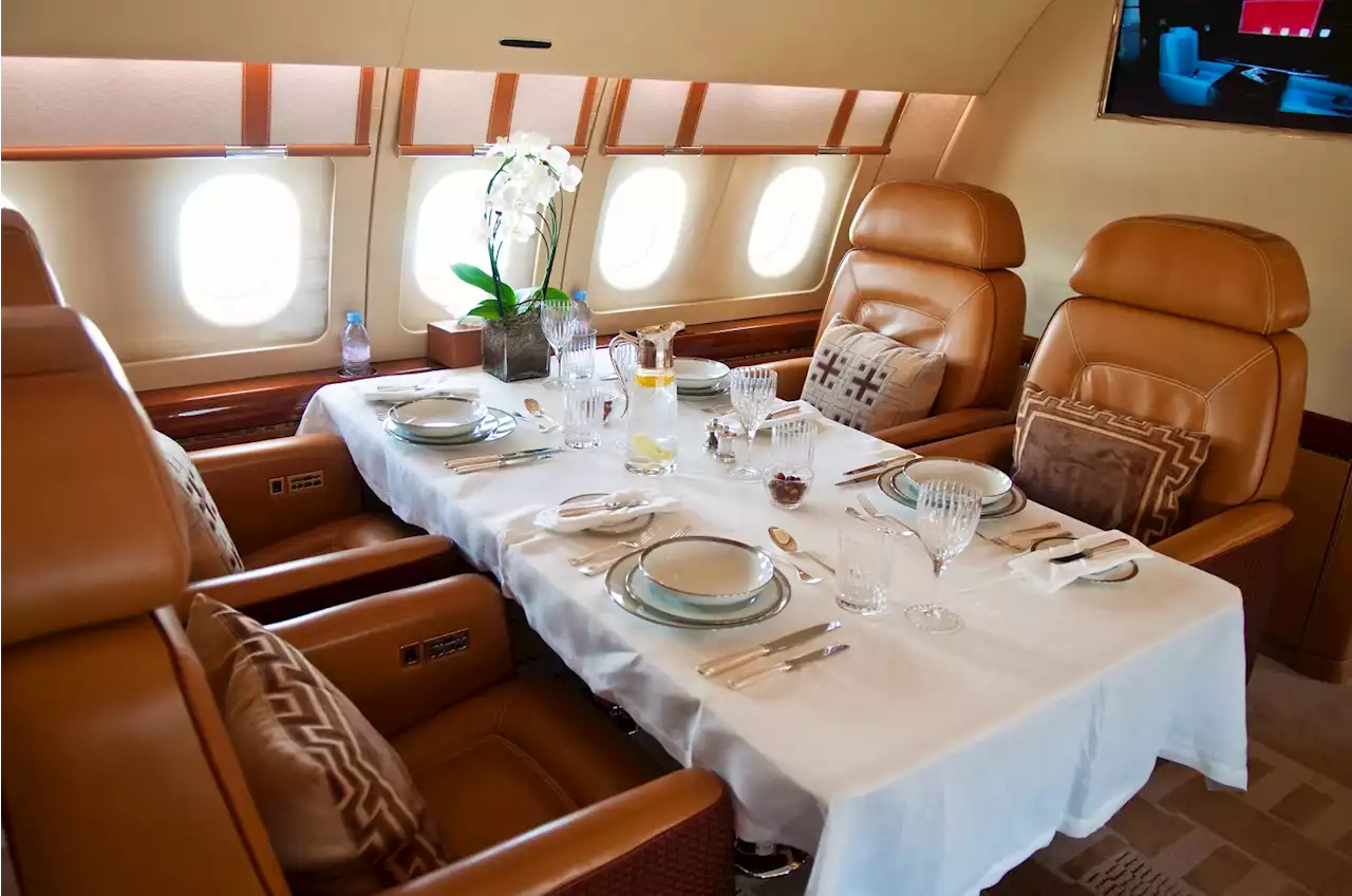 Eat like a billionaire with this in-flight menu on a private jet