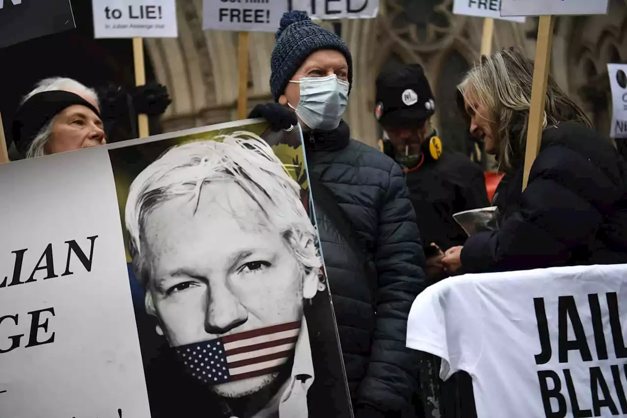 UK court formally issues order to extradite Assange to US